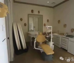 超级大乐透开奖结果-这是萝莉岛内部，看着确实有点诡异，而且还有这凳子和照射灯